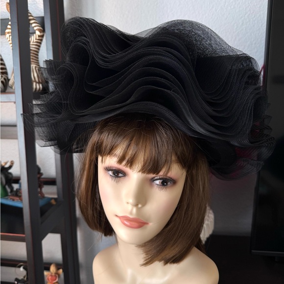 Vintage Leslie James Black Ruffled Hat - Picture 10 of 12
